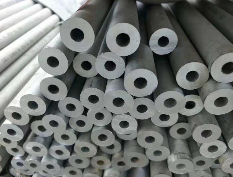 厚壁無(wú)縫鋼管.JPG 厚壁無(wú)縫鋼管.JPG